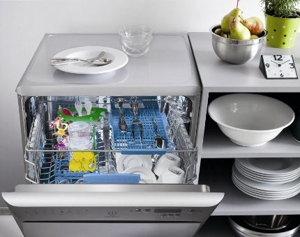 Appearance of the dishwasher Indesit