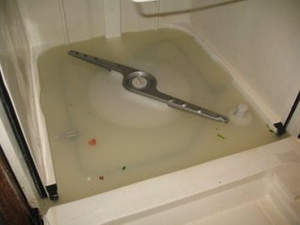Bulaşık makinesindeki suya değer