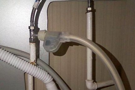 Hose connected using a tee