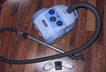 Model vacuum cleaner Philips FC90711