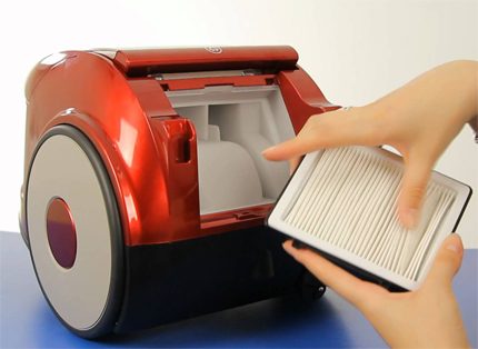 Cleaning Samsung Vacuum Cleaner Filters