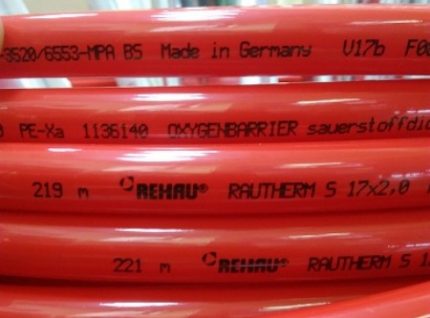 Pipe marking for underfloor heating