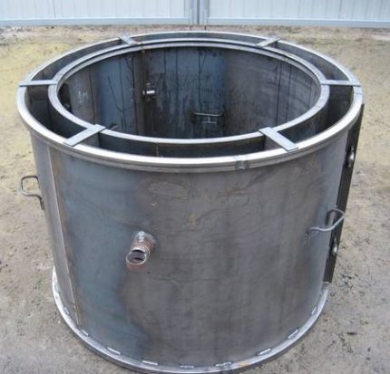 Mold for vibrocasting