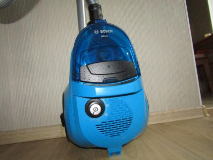 Nagtipon ng vacuum cleaner