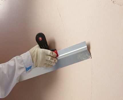 Putty of walls for painting
