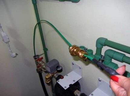 El proceso de instalación del sistema de calefacción.