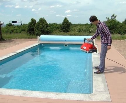 The choice of a vacuum cleaner for the pool