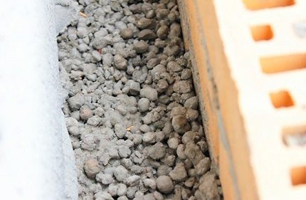Expanded clay for wall insulation