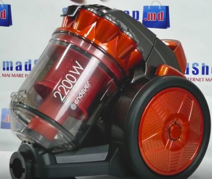 Vacuum cleaner with container