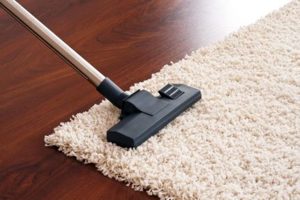 Limpieza de alfombras con un cepillo turbo