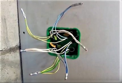 Crimping wires with sleeves