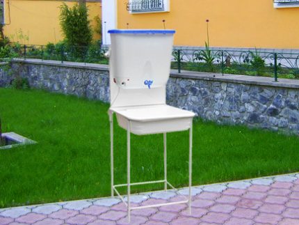 Washbasin without a stand in the country