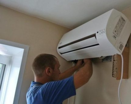 Direkta ang pagkonekta ng isang air conditioner