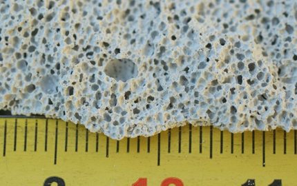 Porous structure of building material