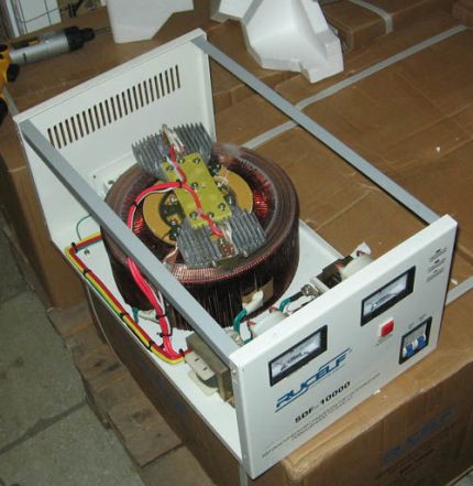Demonterad elektromekanisk stabilisator