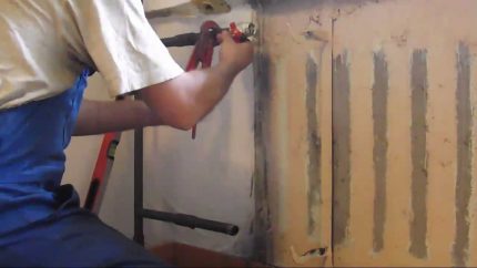 Dismantling the old radiator