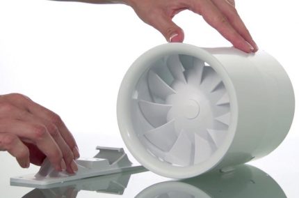 Boîtier de ventilateur en plastique