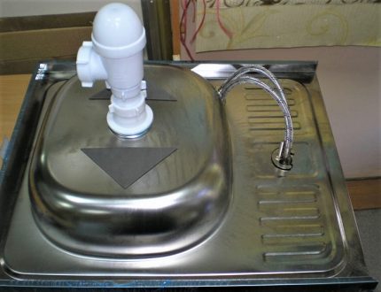 Kitchen sink trap