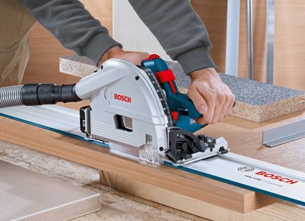 Guides for cutting chipboard with a jigsaw