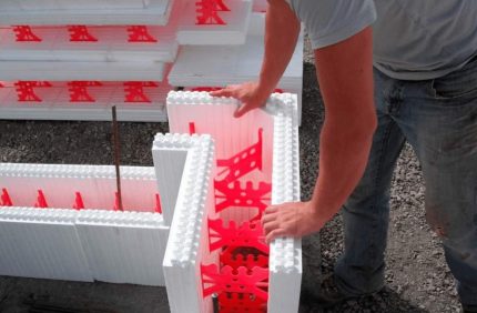 Fixed formwork made of expanded polystyrene