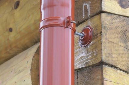 Downpipe on a collar