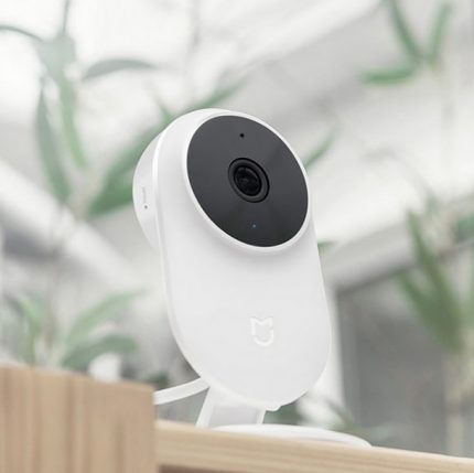 Smart camera na may speaker