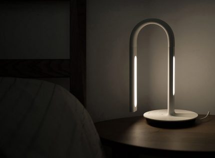 Флексибилна и паметна стона лампа