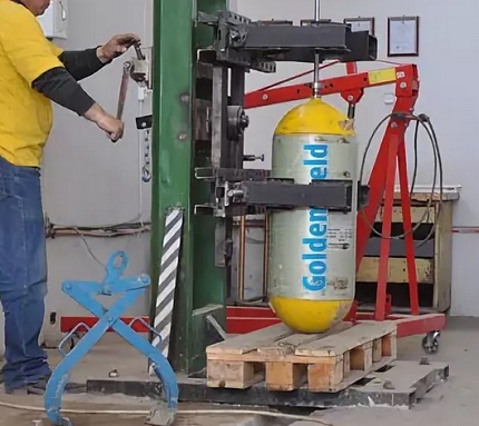 Gāzes balona hidrauliskā pārbaude