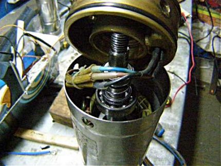 Zdemontowana pompa głębinowa