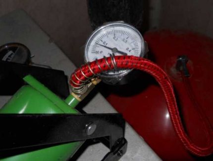 Pressure measurement of the expansion tank