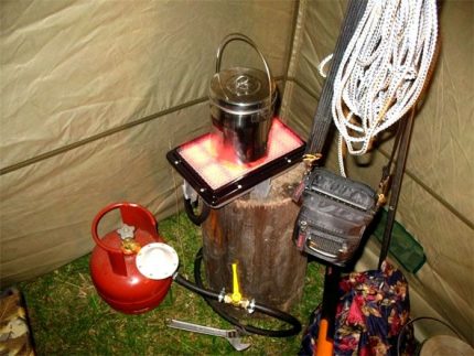 Gasvärmare i ett tält