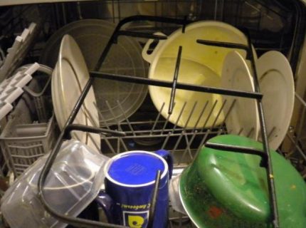 Dishwasher cleaning