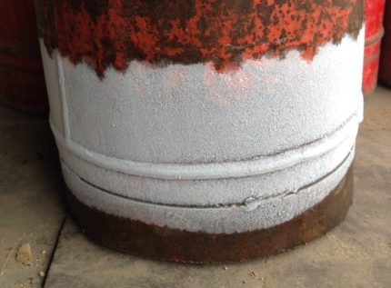 Rime on the body of a gas cylinder