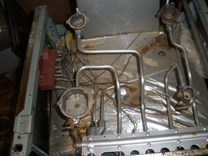 Gas stove with auto ignition