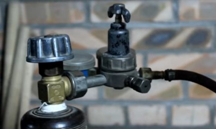 Cylinder shut-off valve