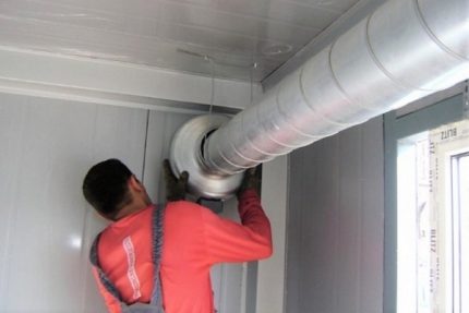 Montáž ventilátoru s kulatým potrubím