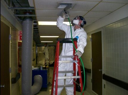 Master disinfects ducts