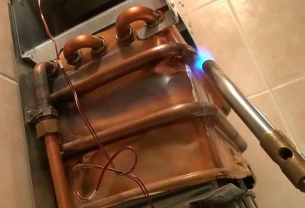 Soudage d'un échangeur de chaleur en cuivre d'une chaudière à gaz