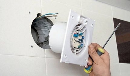 Montáž ventilátoru do potrubí