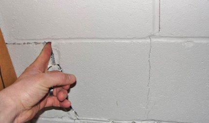 Crack in the wall of the house