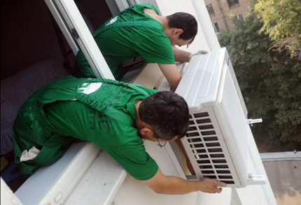Manual removal of the air conditioner module