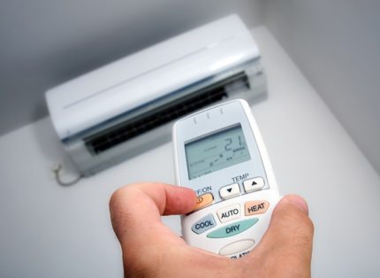 Proces nastavení dálkového ovladače pro klimatizaci
