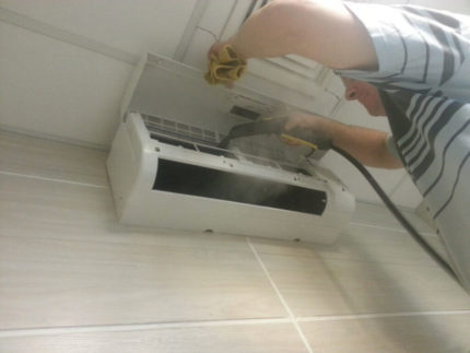 Maintenance of air conditioner Zanussi