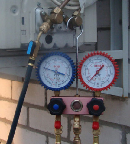 Air conditioner pressure measurement