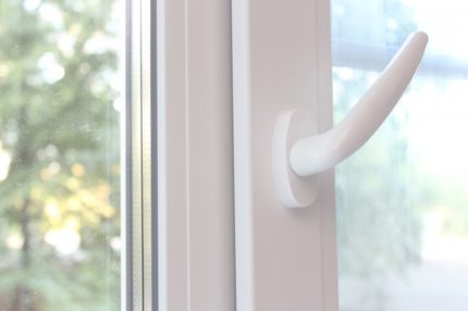 Mikroventilationsläge på PVC-fönster