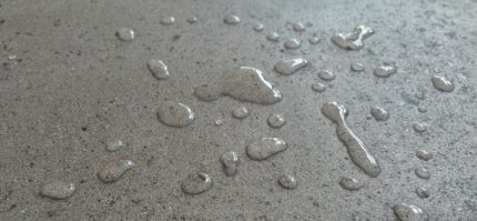 Impregnēšanas darbība betona grīdai