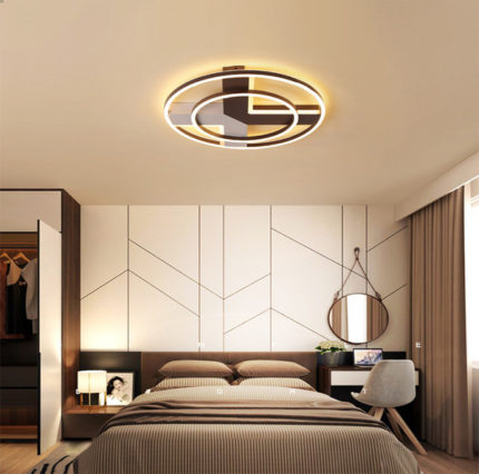 LED-lampa i sovrummet