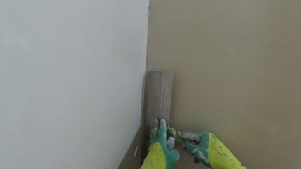 Căn chỉnh tường trong phòng tắm